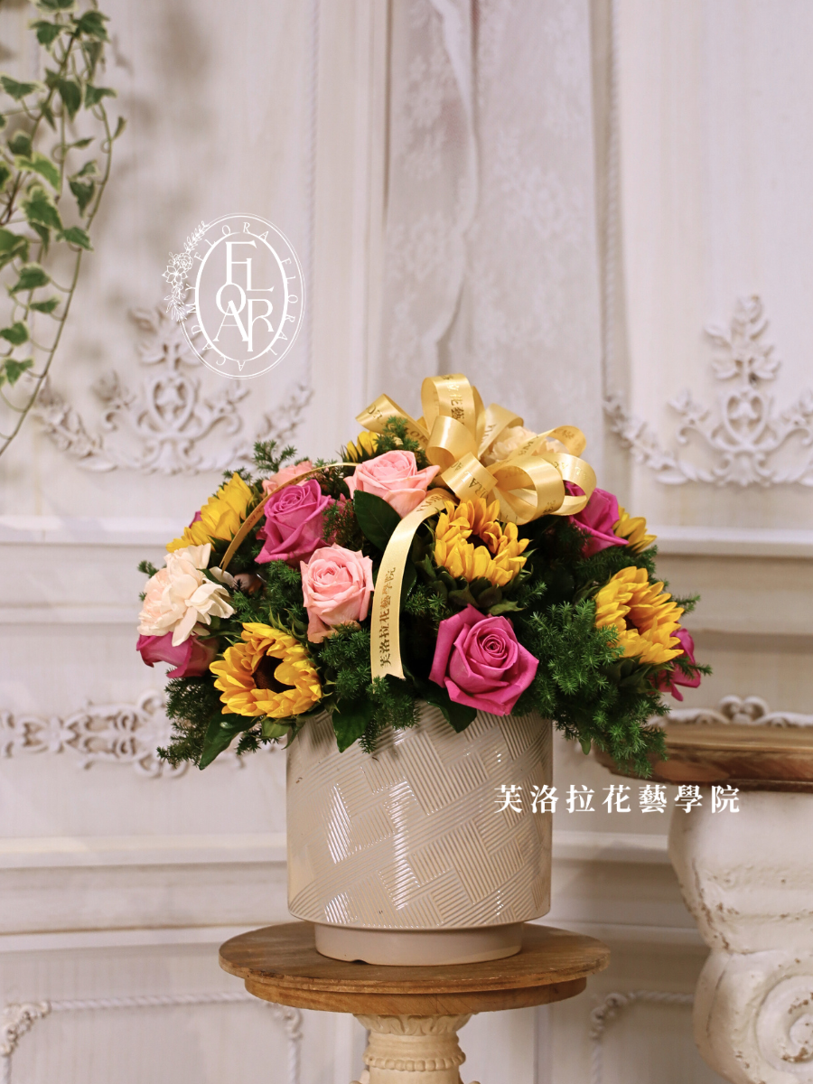 Fresh Table Flower Arrangement for Housewarming Celebration (2)