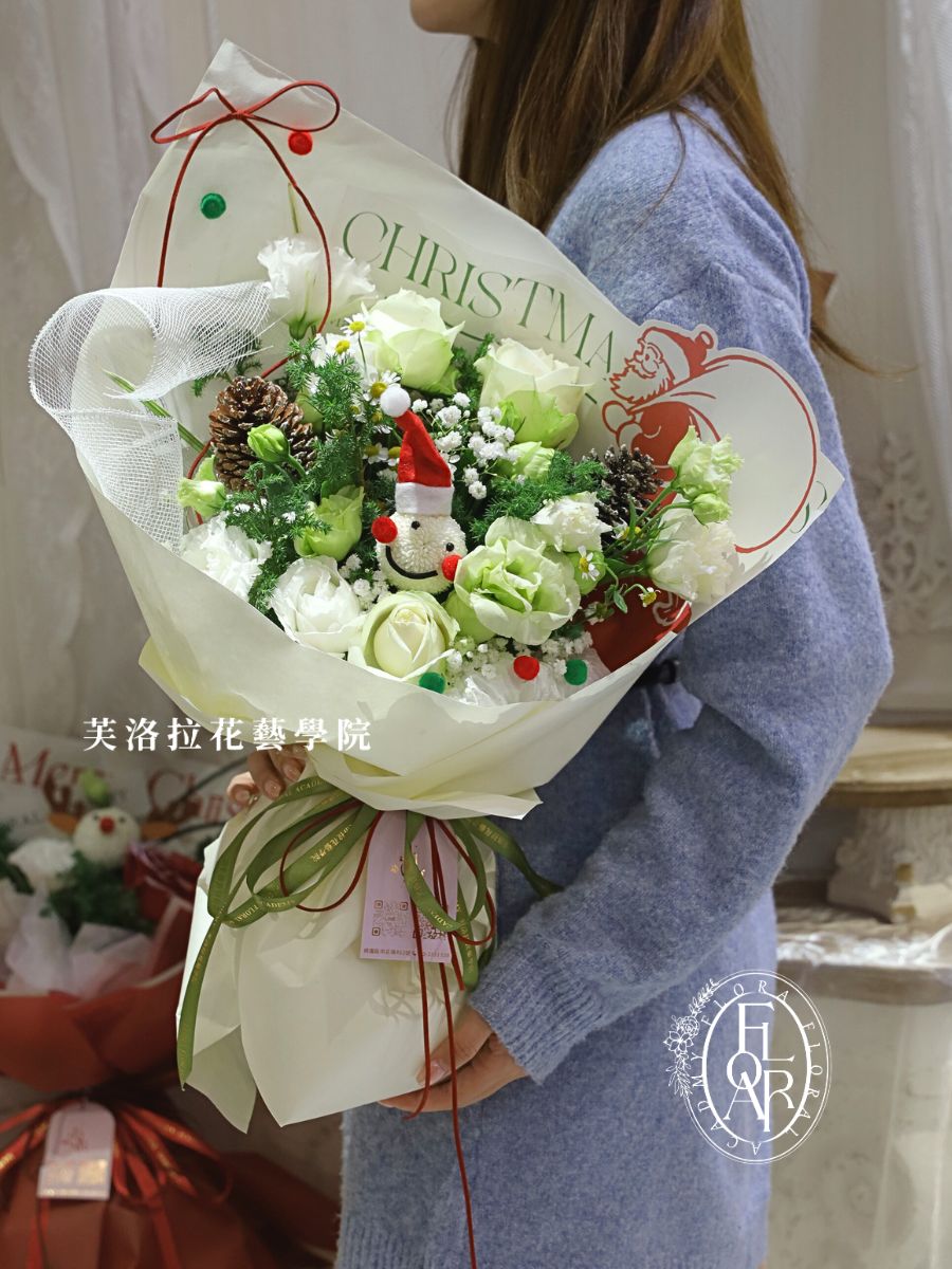 Santa Claus Fresh Flower Bouquet (2)