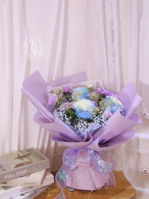 鮮花束｜《紫羅蘭書》｜進口藍玫瑰｜優雅花束